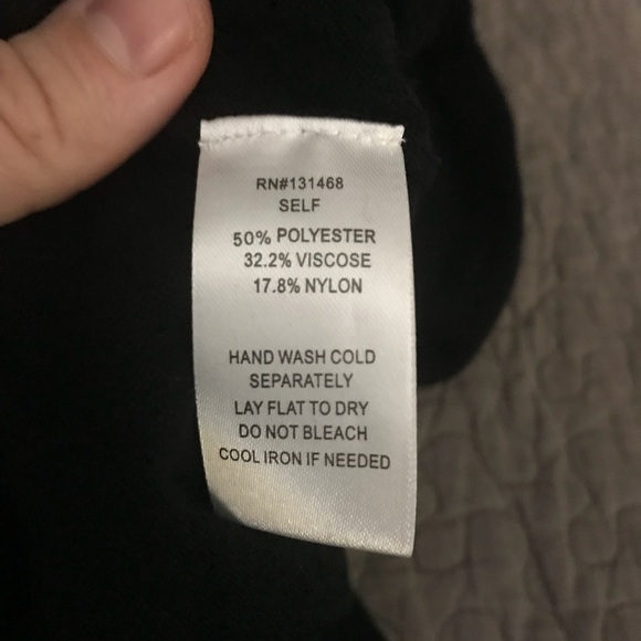 Nwt fate cape sweater size medium - Picture 8 of 8